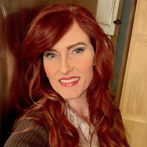 Meet your Posher, Lorrie